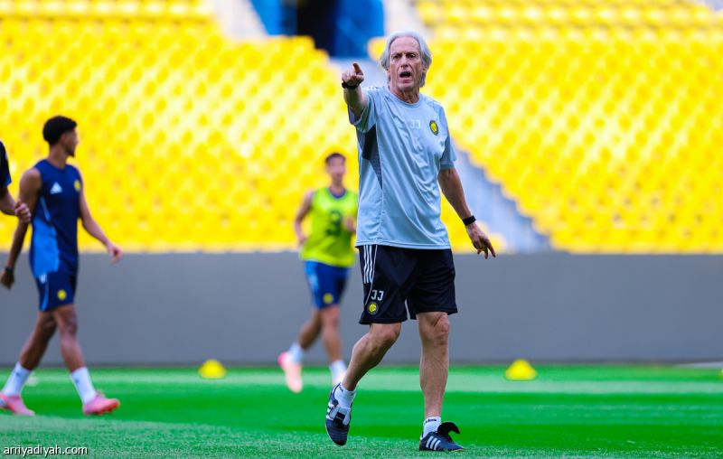 النصر يطير بـ 23 لاعبا.. واستدعاء الشراري