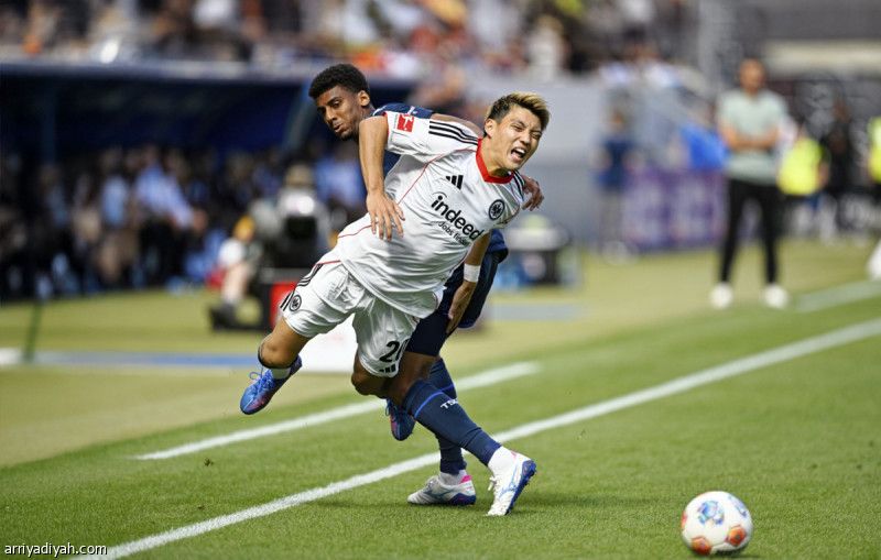 فرانكفورت يكسب هوفنهايم.. وجلادباخ يسقط في شتوتجارت