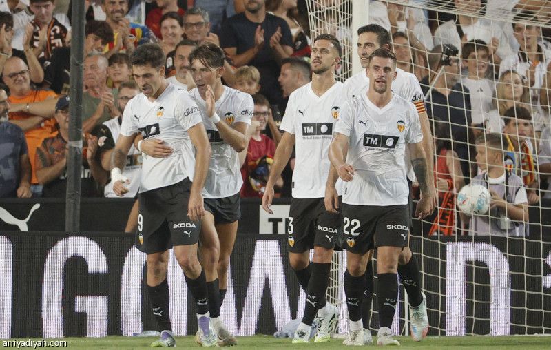 «الخفافيش» يقسون على خيتافي بثلاثية