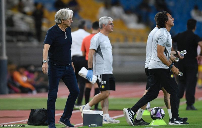 جيسوس يمنح النصراويين إجازة 5 أيام