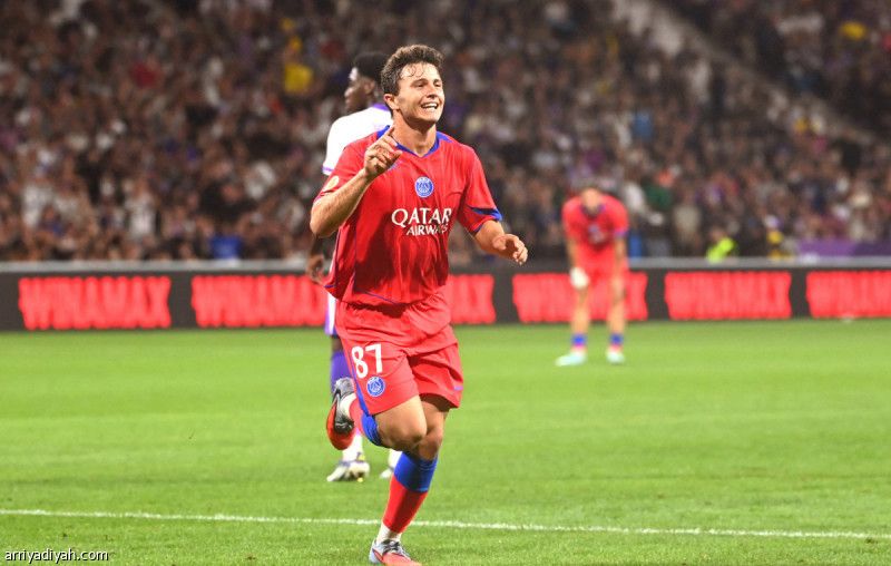 باريس يقسو على تولوز ويتصدر