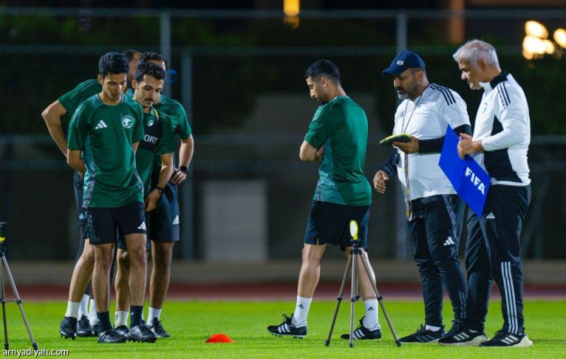 معسكر حكام «يلو».. لياقة وتطبيق القانون