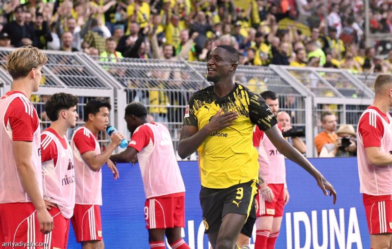 جيراسي يقود دورتموند إلى عبور برلين