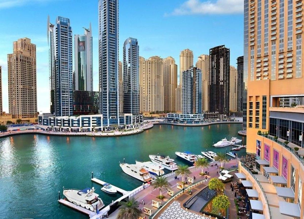 إندبندنت: أسلوب الحياة في دبي يغري آلاف البريطانيين