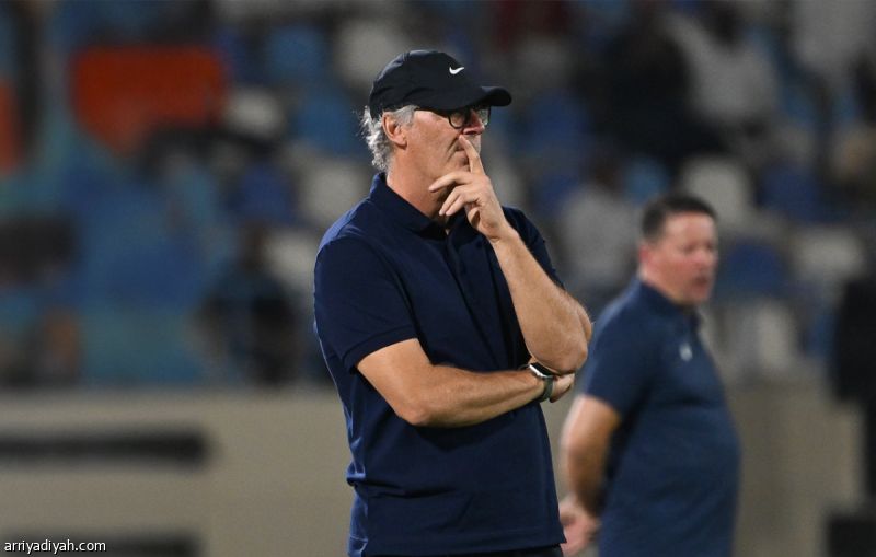 بلان يطلب لاعبي 21 عاما في التدريبات