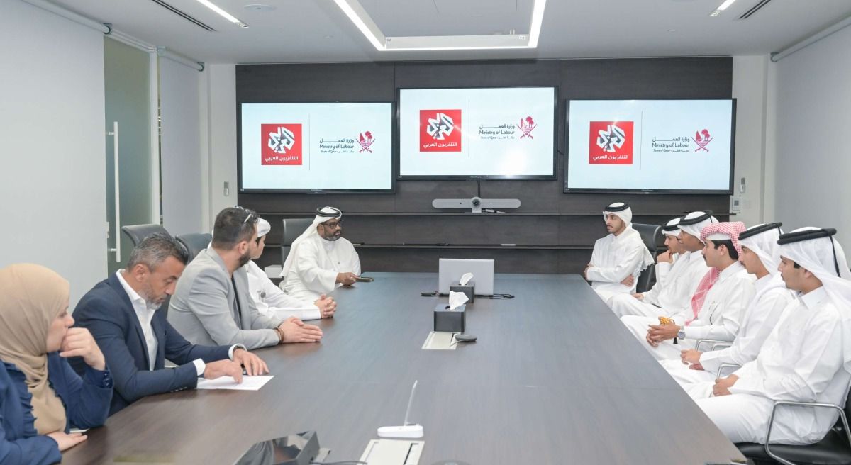 وزارة العمل والتلفزيون العربي يختتمان برنامجا لتأهيل الكوادر الوطنية في الإعلام بالقطاع الخاص