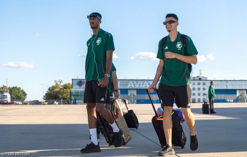 الأخضر يصل براغ.. والعقيدي يتدرب وحيدا