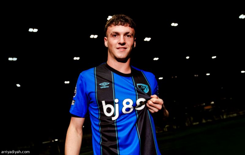 خيمينيز ينتقل إلى بورنموث