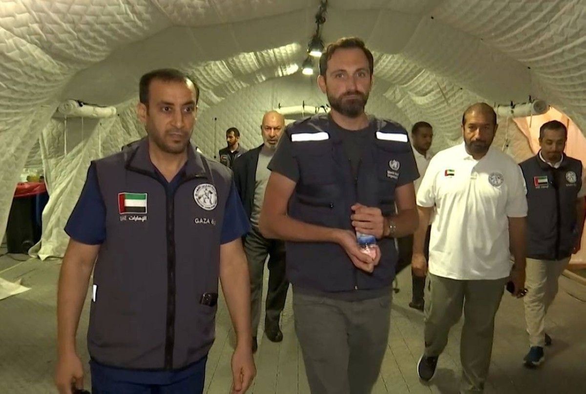 وفد من "الصحة العالمية" يزور المستشفى الميداني الإماراتي في غزة ويشيد بجهوده الإنساني