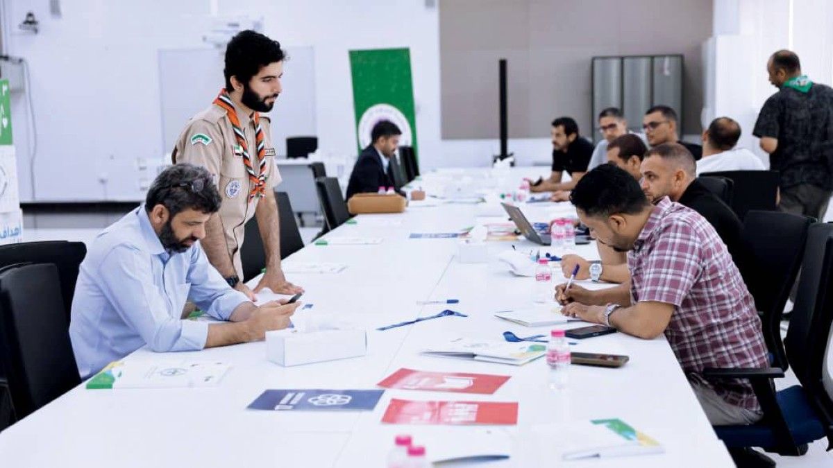 «كشافة الإمارات» تدرب 60 معلماً في «تحدي المبتكرين ذوي التأثير»