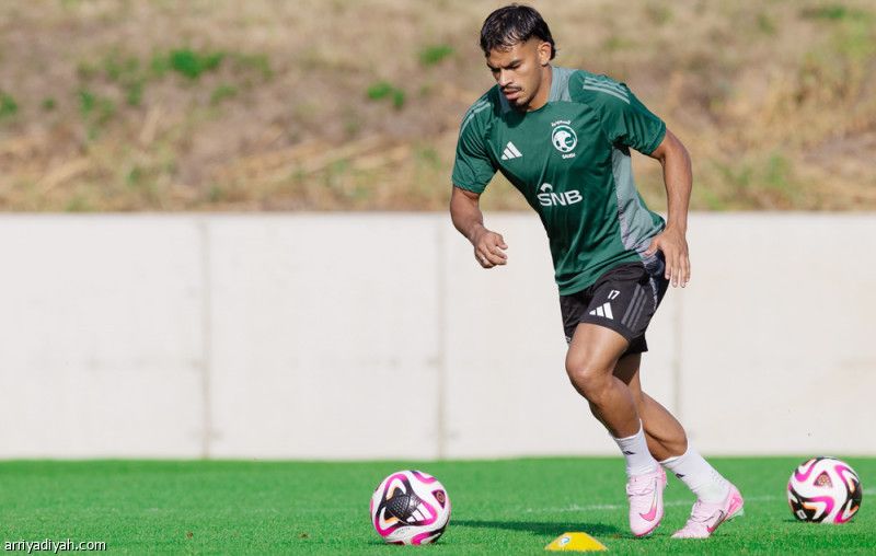 رينارد ينظم الهجوم.. والثلاثي يكتفي بالاستشفاء