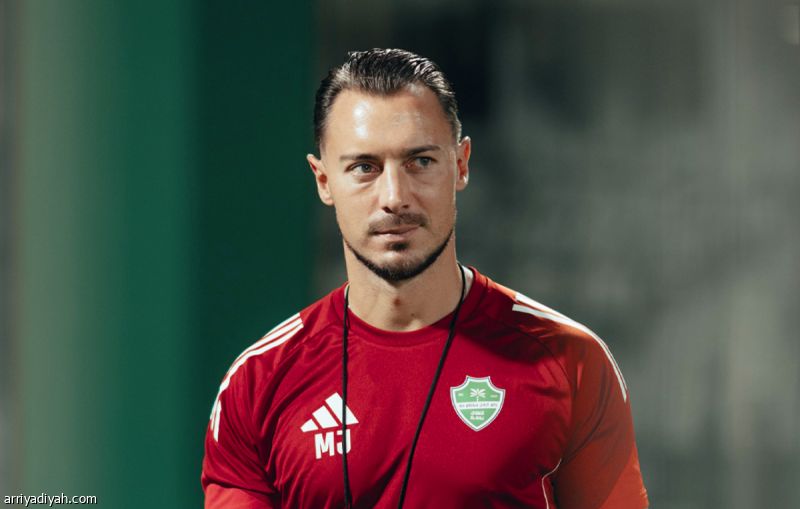 يايسله يجدد مع الأهلي موسمين