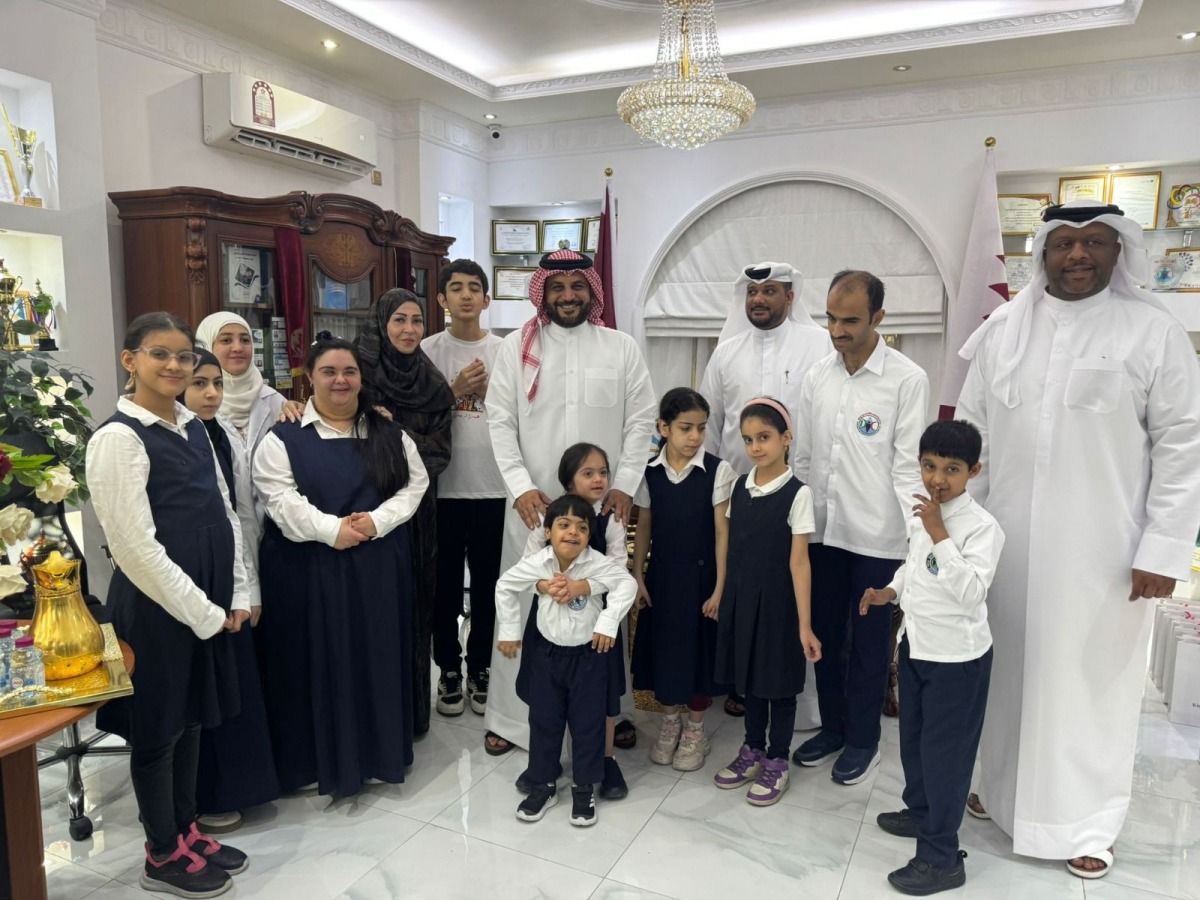 اطلع على الجهود التعليمية والتأهيلية وقدم هدايا لطلاب المركز سفير البحرين يشيد بدور"الدوحة العالمي" في خدمة ذوي الإعاقة