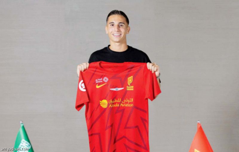 القادسية يعير ألمينا إلى هايدوك