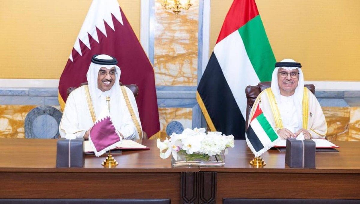 الإمارات وقطر توقعان مذكرة تفاهم لتطوير التعاون في مجالات العمل وتنمية الموارد البشرية