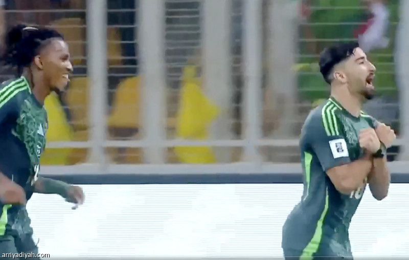 ثلاثية تعزز صدارة الجزائر.. ومشاركة نجوم روشن