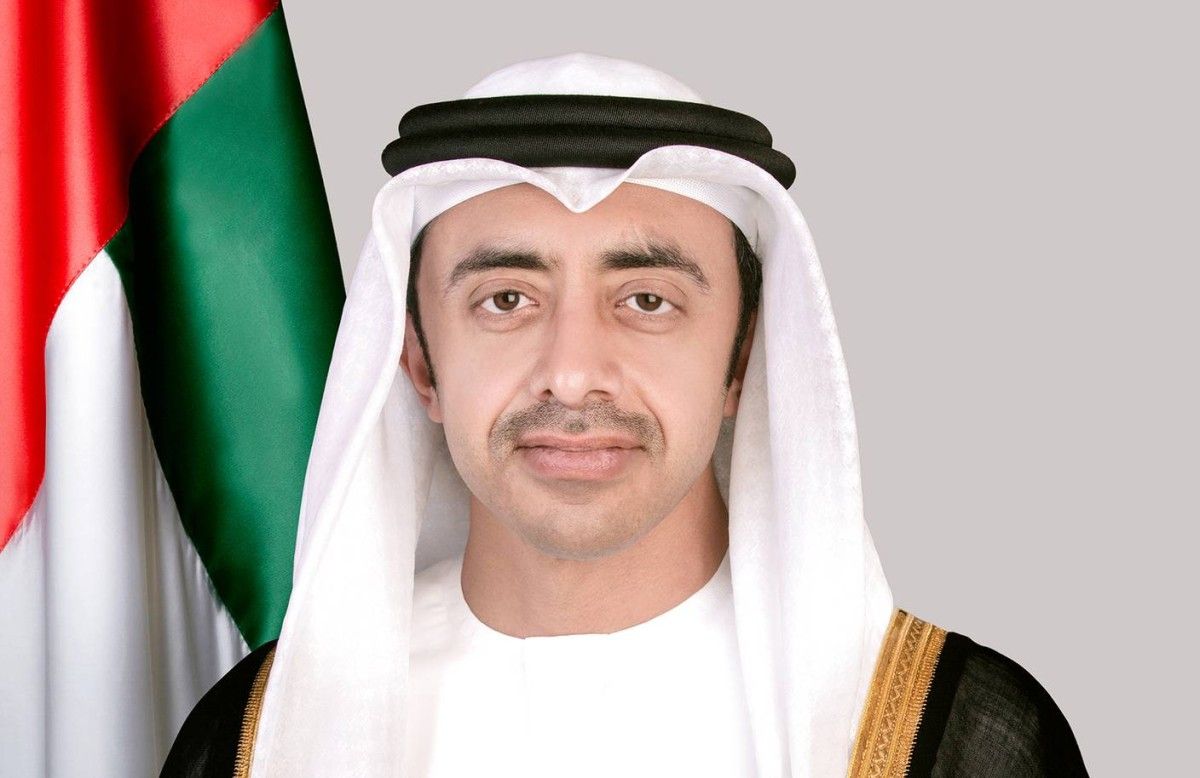 عبدالله بن زايد يستقبل وزير خارجية البحرين ويبحثان العلاقات الأخوية بين البلدين