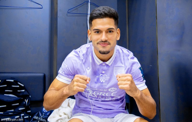 التعاون يعير ريفاس إلى اتحاد كلباء