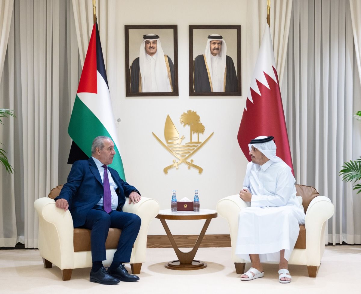 رئيس مجلس الوزراء وزير الخارجية يستقبل نائب رئيس دولة فلسطين