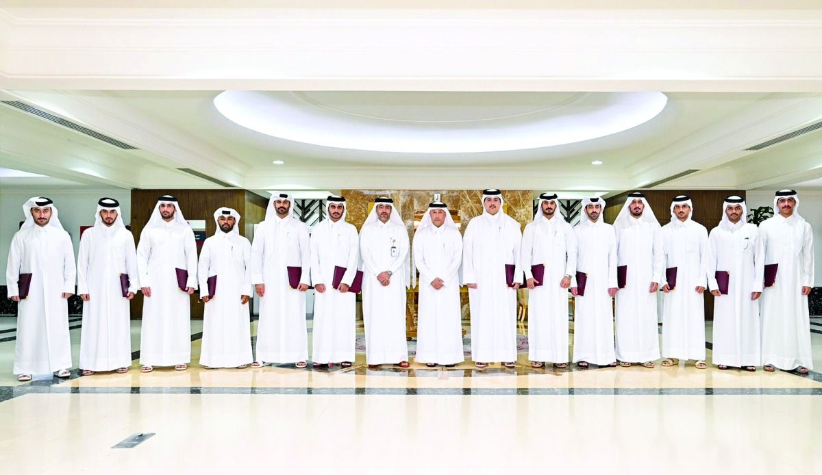 افتتح دورة تأهيلية جديدة وسلم الشهادات لخريجي الدورة السابقة.. افتتح دورة تأهيلية جديدة وسلم الشهادات لخريجي الدورة السابقة