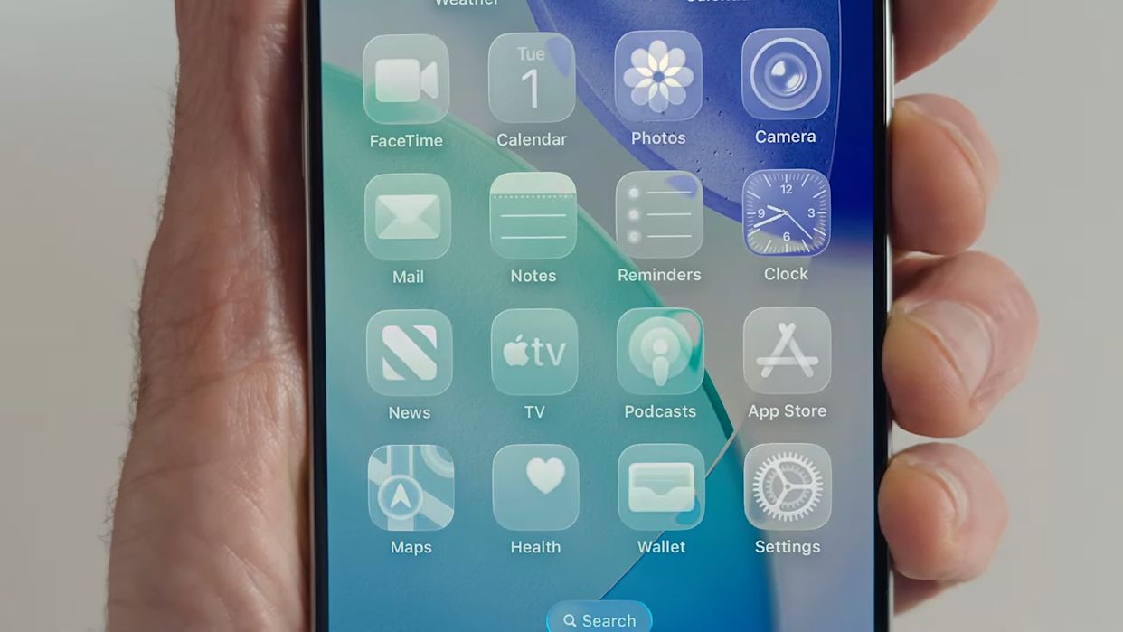 “iOS 26” قادم رسميًا.. تفاصيل مواصفات ومميزات تحديث iPhone المرتقب