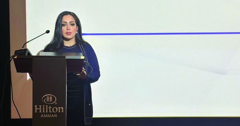 هيا الدريعي خلال مشاركتها في الورشة