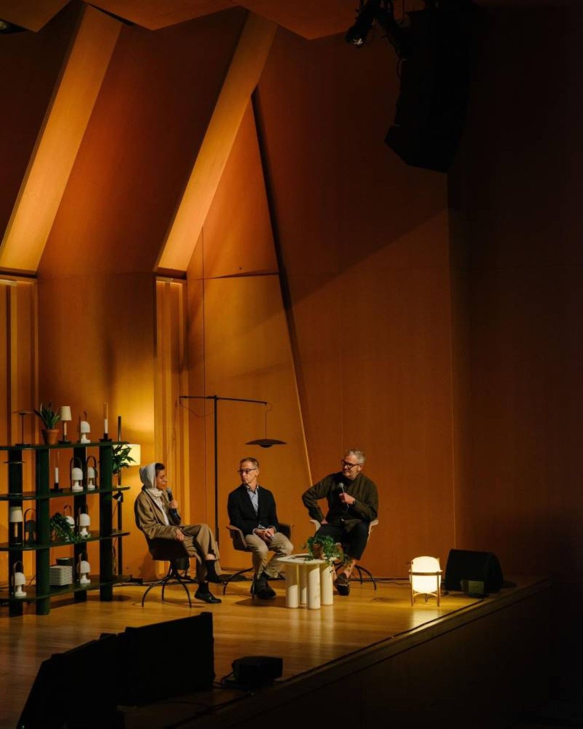 نورة الكعبي تؤكد التزام دولة الإمارات بقيم التعددية والحوار