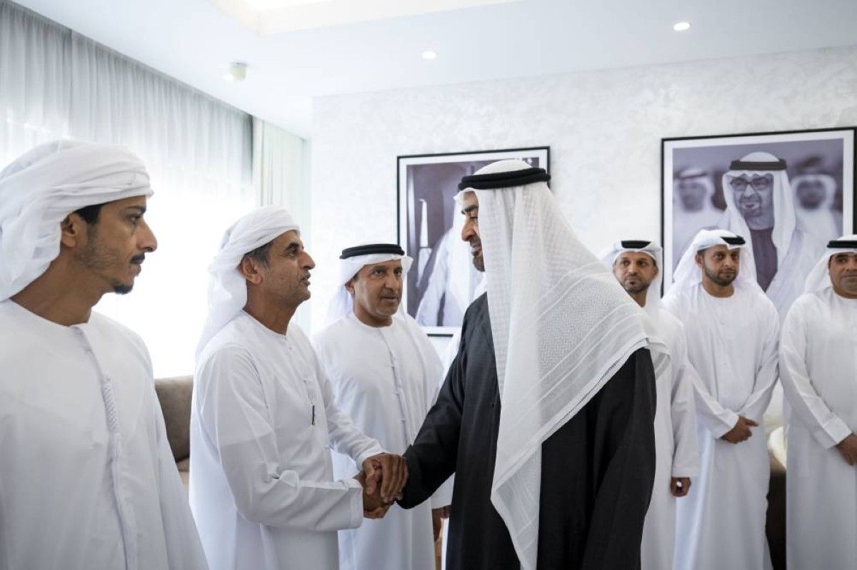 محمد بن زايد يعزي في وفاة سعيد عامر النيادي