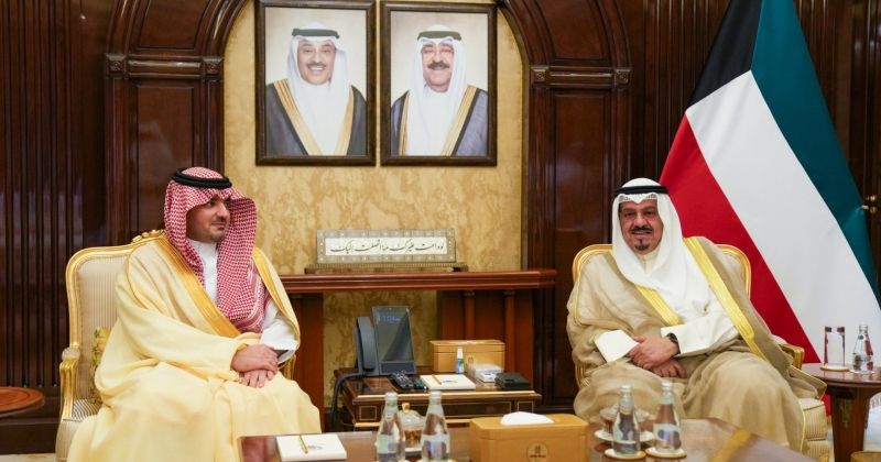 رئيس الوزراء يستقبل وزير الداخلية السعودي: ترسيخ الشراكة الاستراتيجية ودعم العمل المشترك