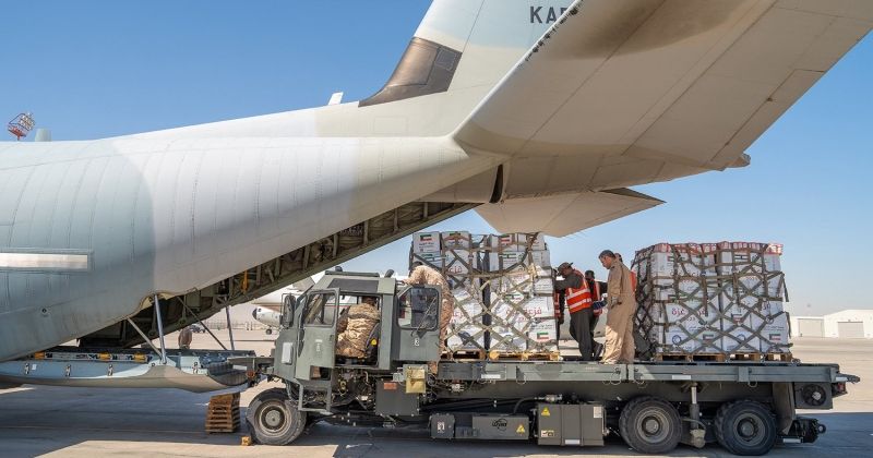 إقلاع ثامن طائرة محملة بـ10 أطنان من المساعدات لإغاثة غزة