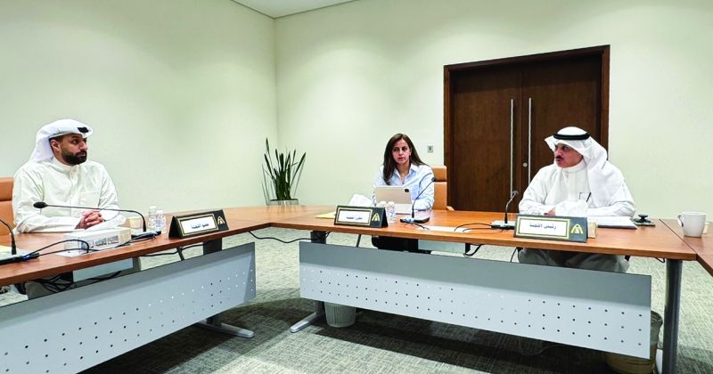 جانب من اجتماع لجنة محافظة الجهراء في المجلس البلدي