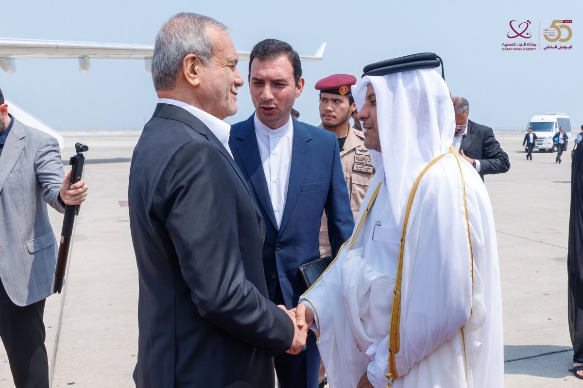 الرئيس الإيراني يصل الدوحة