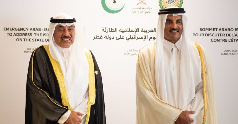 أمير قطر يستقبل ممثل سمو أمير البلاد سمو ولي العهد