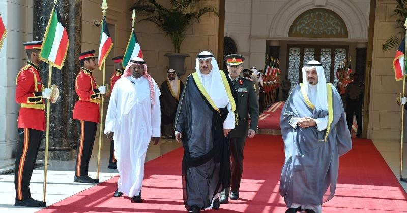 ممثل سمو الأمير سمو ولي العهد يتوجه إلى قطر لترؤس وفد الكويت في القمة العربية الإسلامية الطارئة