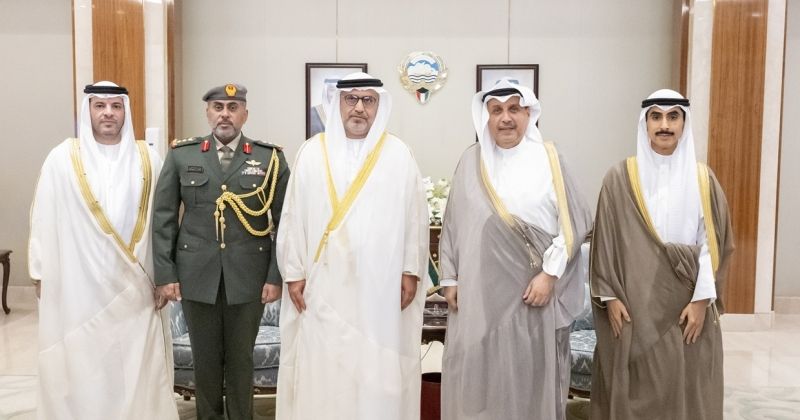 وزير شؤون الديوان الأميري ورئيس ديوان ولي العهد يستقبلان سفير الإمارات