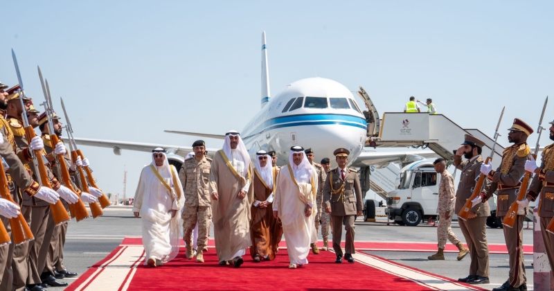 وزير الدفاع يصل إلى الدوحة للمشاركة في الدورة الاستثنائية لمجلس الدفاع الخليجي