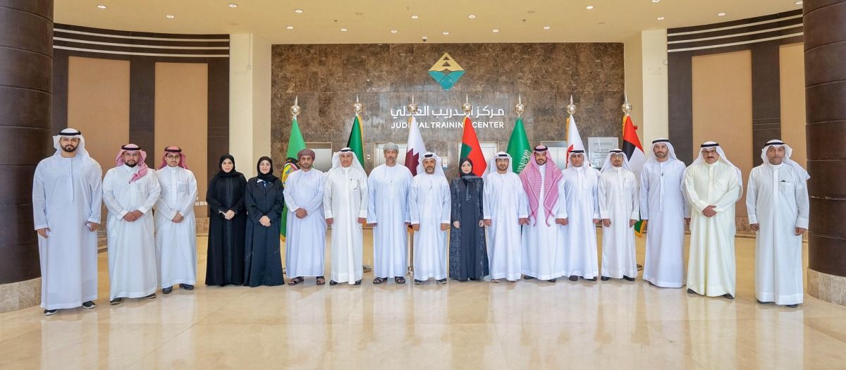 وفد من مركز الدراسات القانونية والقضائية يزور مركز التدريب العدلي بالمملكة العربية السعودية