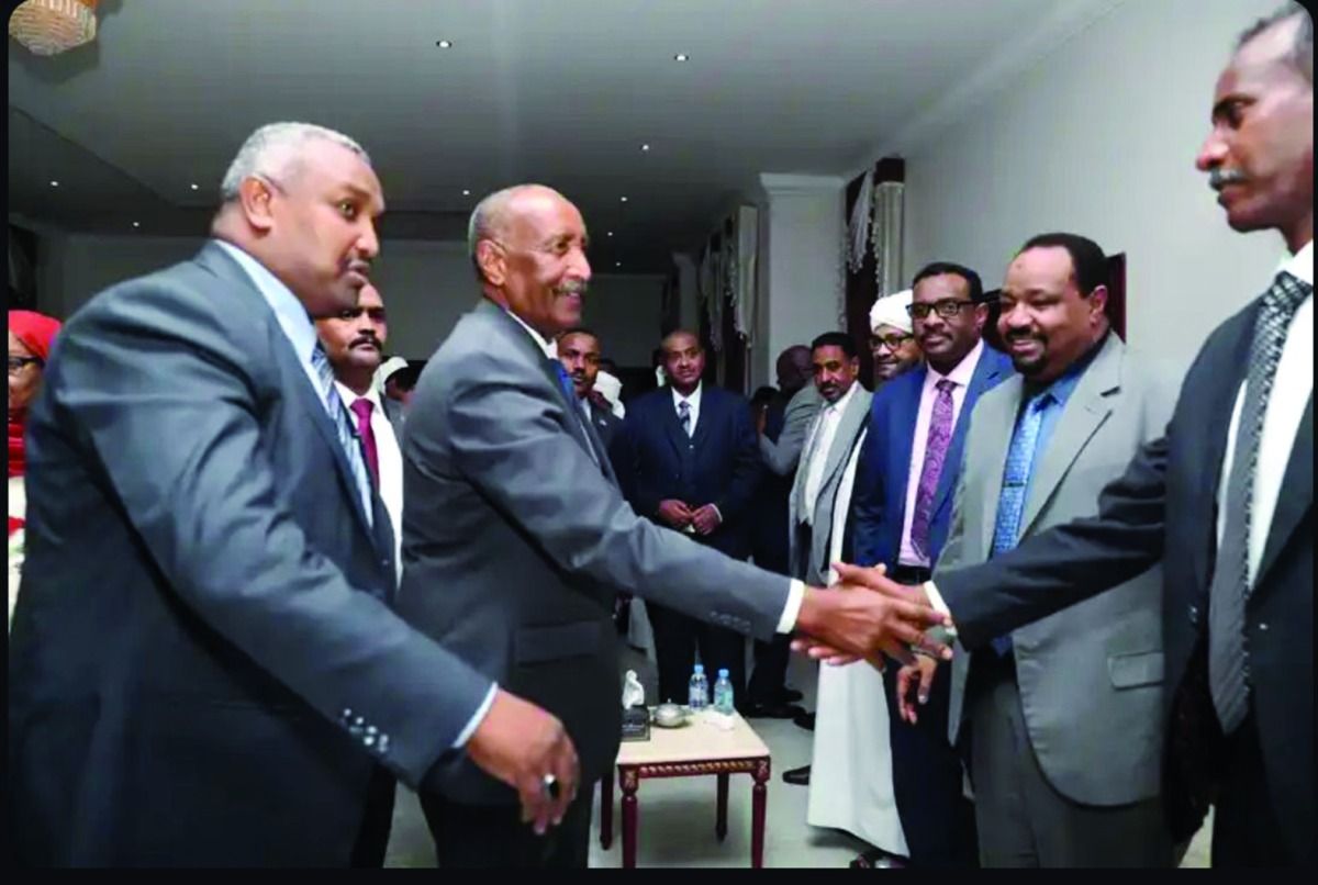 رئيس مجلس السيادة السوداني يشيد بالدور القطري تجاه السودان