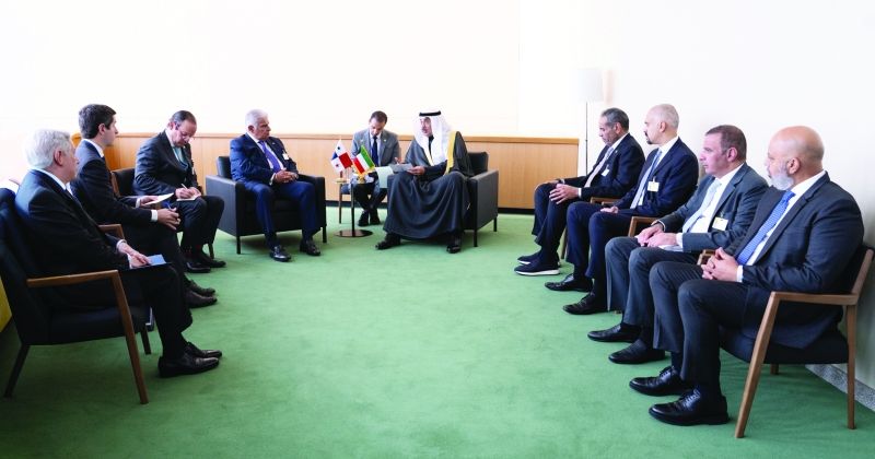 ممثل الأمير يلتقي رؤساء لاتفيا وتركمانستان وبنما