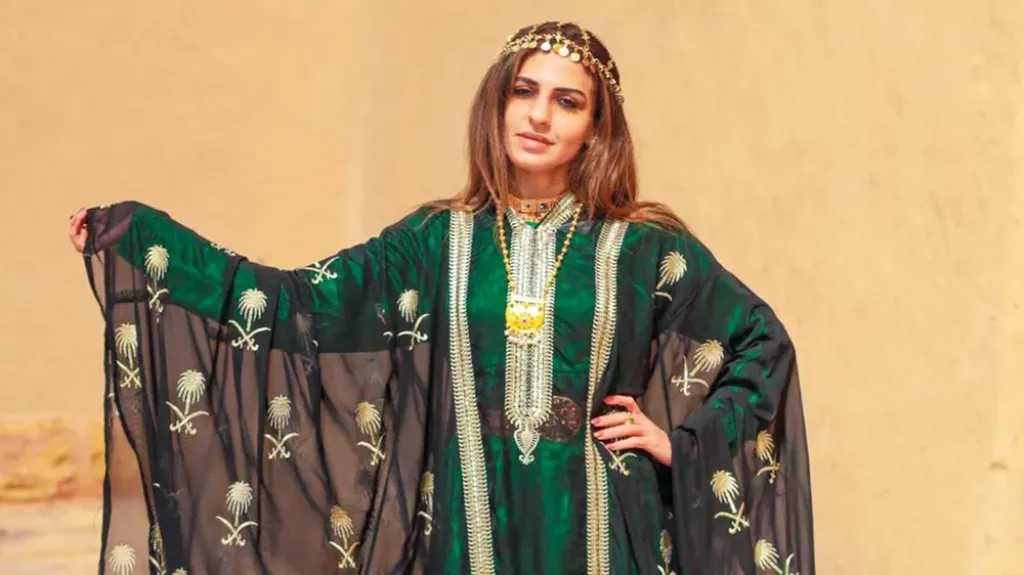 فساتين اليوم الوطني السعودي 95.. احتفالية تجمع بين التراث والفخامة