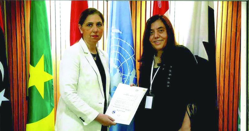 رولا دشتي تتسلم الرسالة الرسمية للفوز بالجائزة