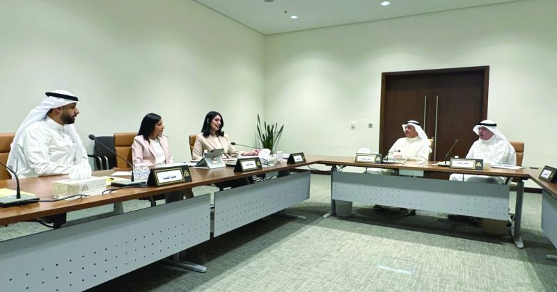 جانب من اجتماع لجنة مبارك الكبير في المجلس البلدي