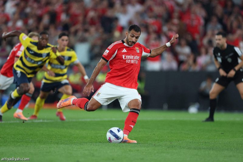 بثنائية بافليديس.. بنفيكا يلاحق صدارة بورتو