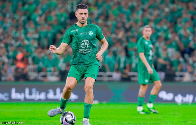 السبت.. ديميرال يلتحق بالأهلي في الدوحة