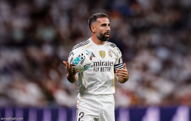 الريال يخسر كارفاخال أمام برشلونة