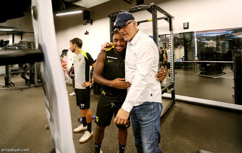 المناعي: إقالة بلان خطأ.. والاتحاد يحتاج إلى شخصية قوية