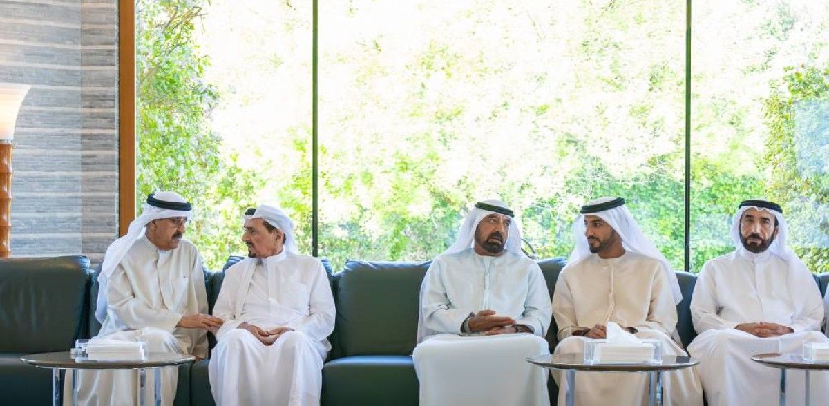 حميد النعيمي وسعود بن صقر يعزيان في وفاة فاطمة بنت سعيد الكندي