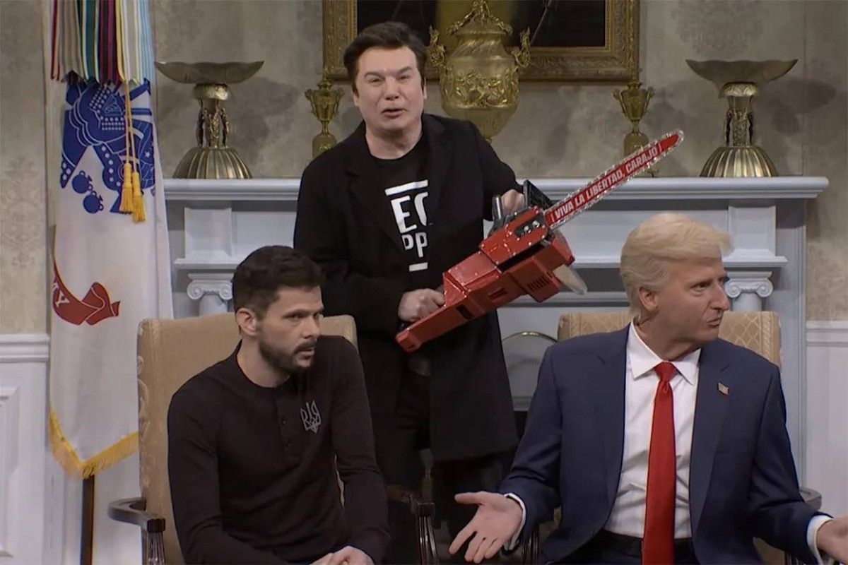 350 ألف دولار للنكتة الواحدة.. كيف حوّل ترامب الكوميديا إلى منجم ذهب إعلاني