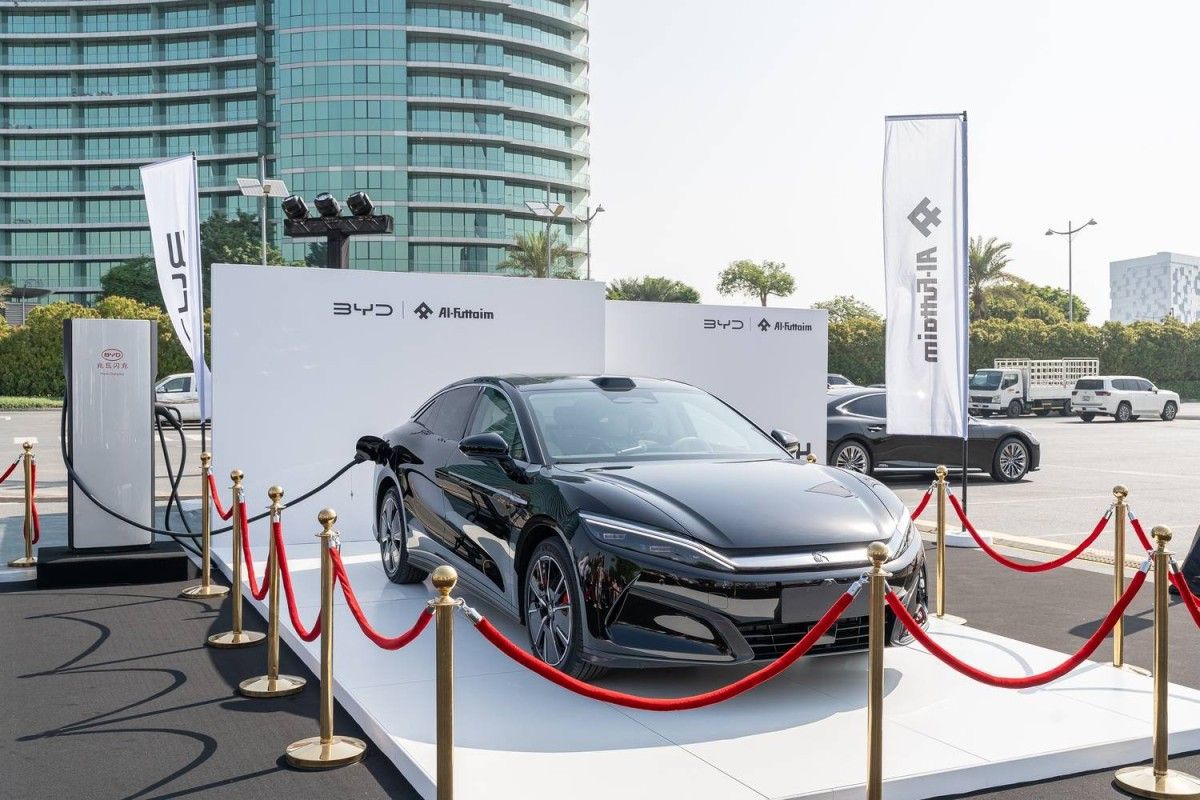 «بي واي دي الإمارات» تطلق نظاماً يشحن البطارية لمدة 5 دقائق كافية للسير 400 كم لأول مرة