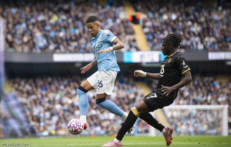 جوارديولا: لن نتخلى عن سافينيو